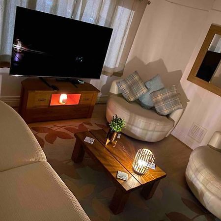 Spacious 2 Bed Apartment, Close To Village Shops Cardiff Luaran gambar