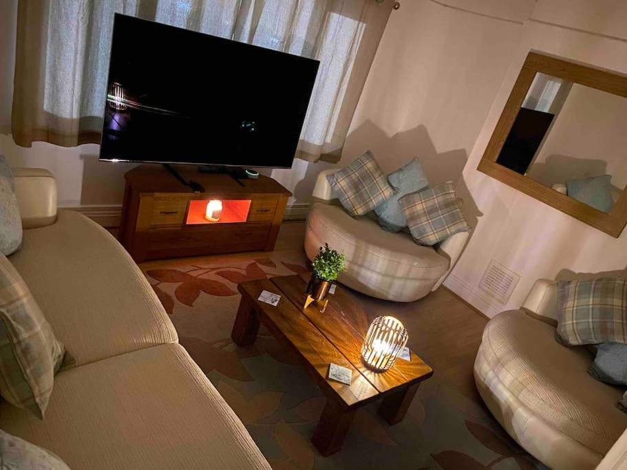 Spacious 2 Bed Apartment, Close To Village Shops Cardiff Luaran gambar