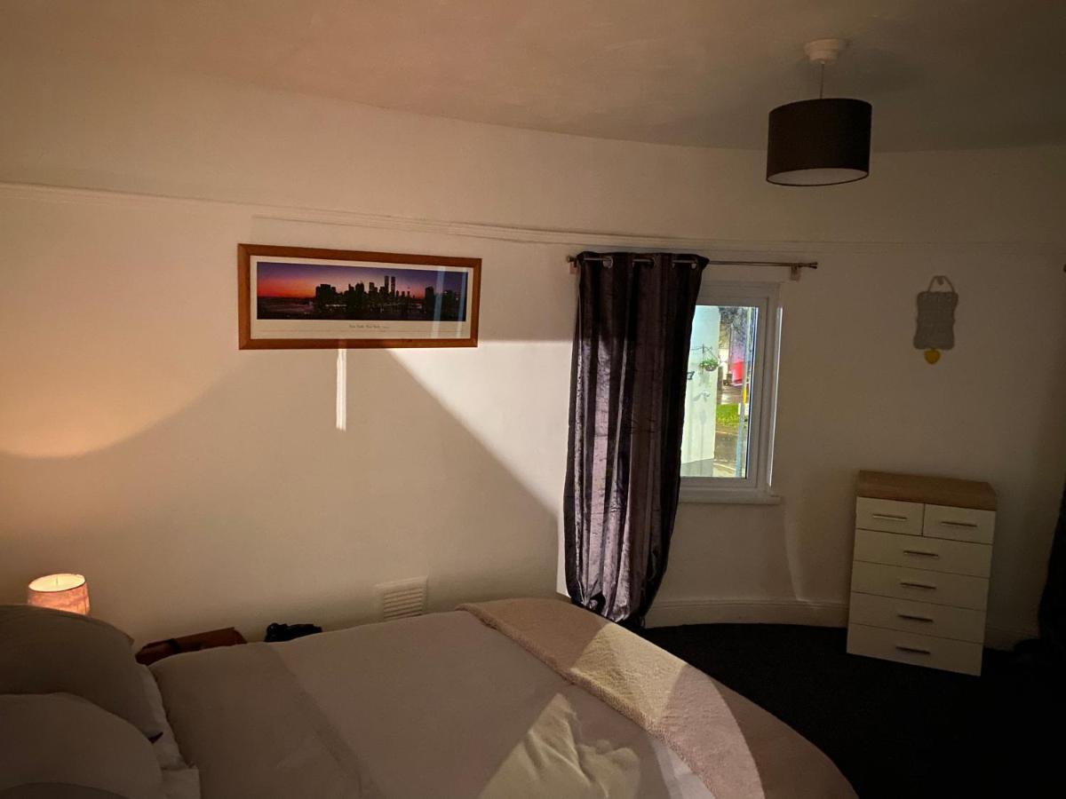Spacious 2 Bed Apartment, Close To Village Shops Cardiff Luaran gambar