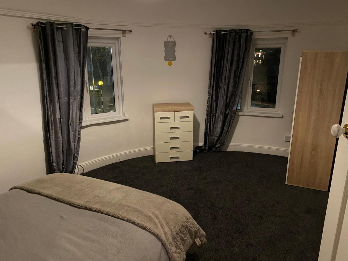 Spacious 2 Bed Apartment, Close To Village Shops Cardiff Luaran gambar