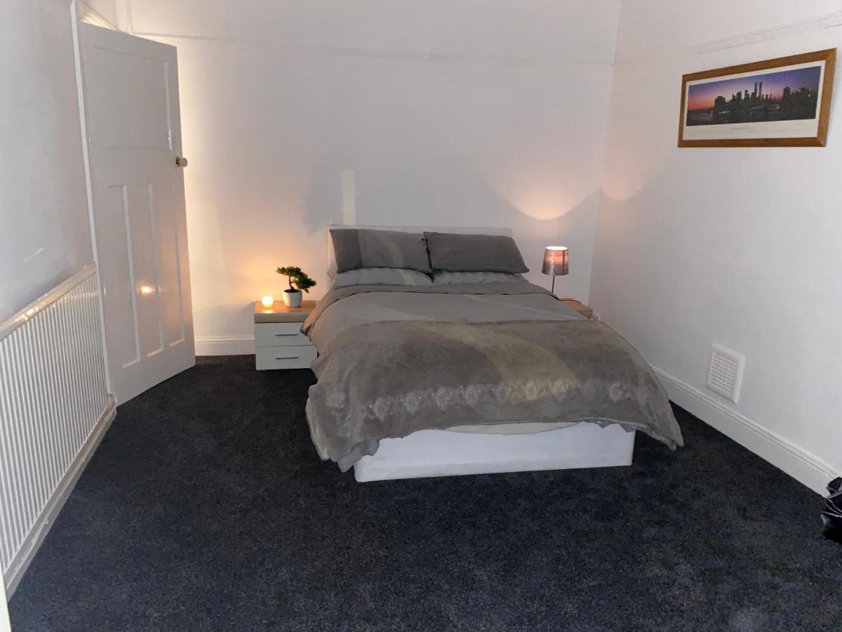 Spacious 2 Bed Apartment, Close To Village Shops Cardiff Luaran gambar