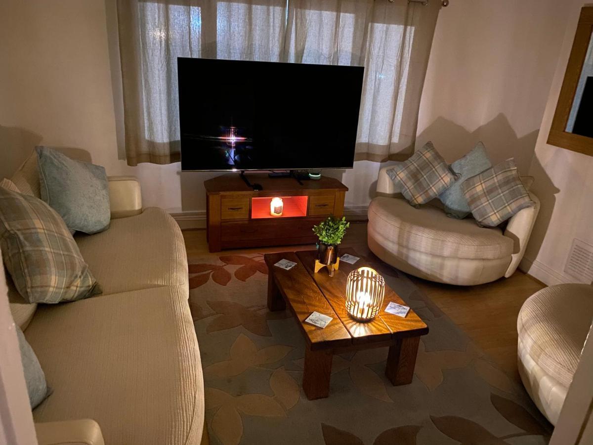 Spacious 2 Bed Apartment, Close To Village Shops Cardiff Luaran gambar