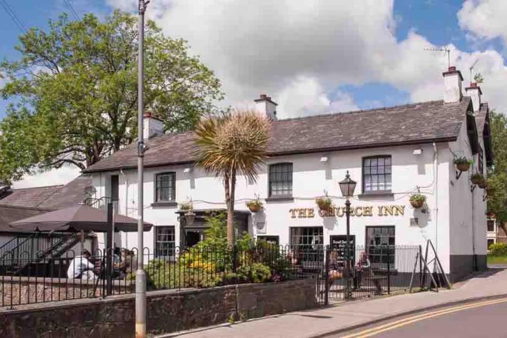 Spacious 2 Bed Apartment, Close To Village Shops Cardiff Luaran gambar